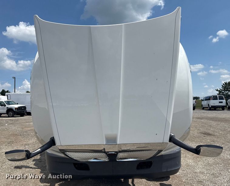 image for item EG6137 2018 Kenworth T680 semi truck