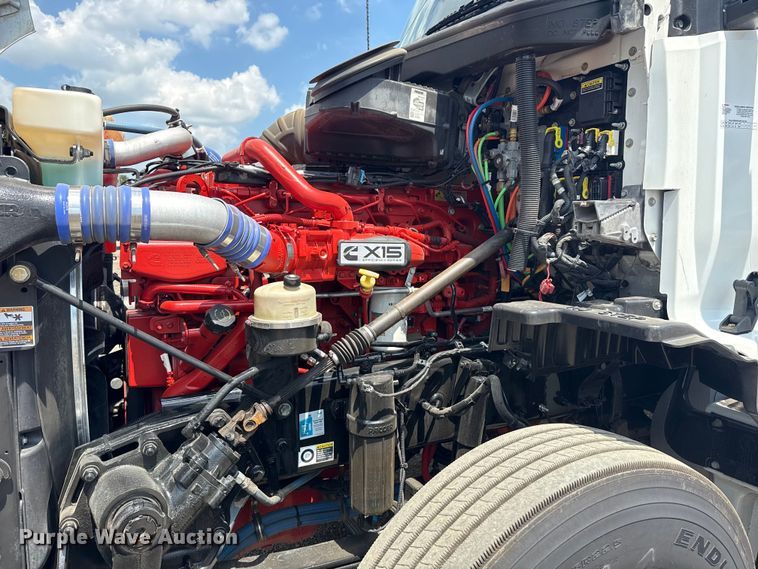 image for item EG6137 2018 Kenworth T680 semi truck