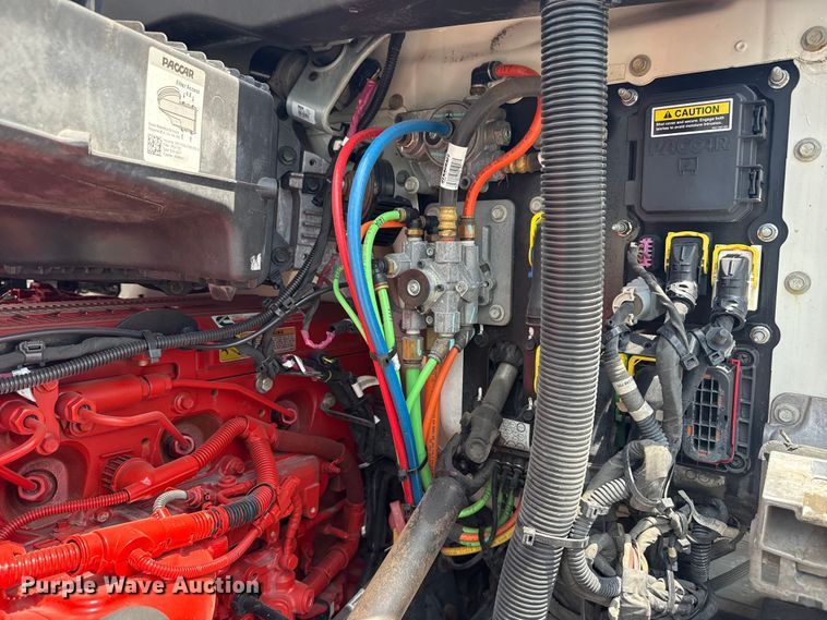 image for item EG6137 2018 Kenworth T680 semi truck