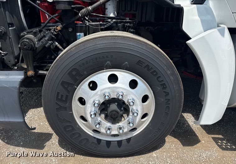 image for item EG6137 2018 Kenworth T680 semi truck