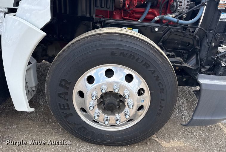 image for item EG6137 2018 Kenworth T680 semi truck