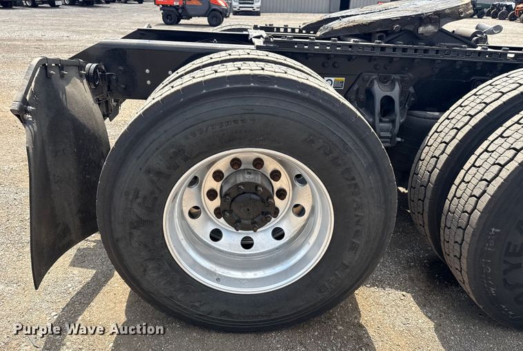 image for item EG6137 2018 Kenworth T680 semi truck