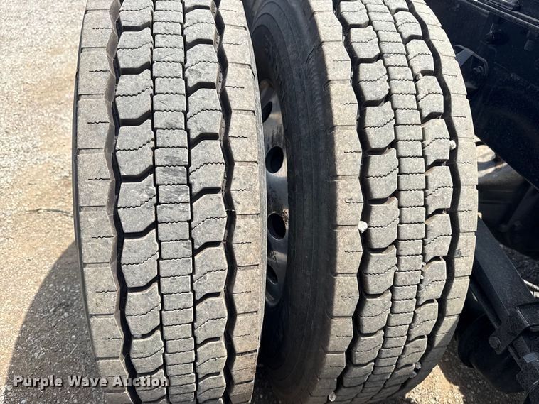 image for item EG6137 2018 Kenworth T680 semi truck