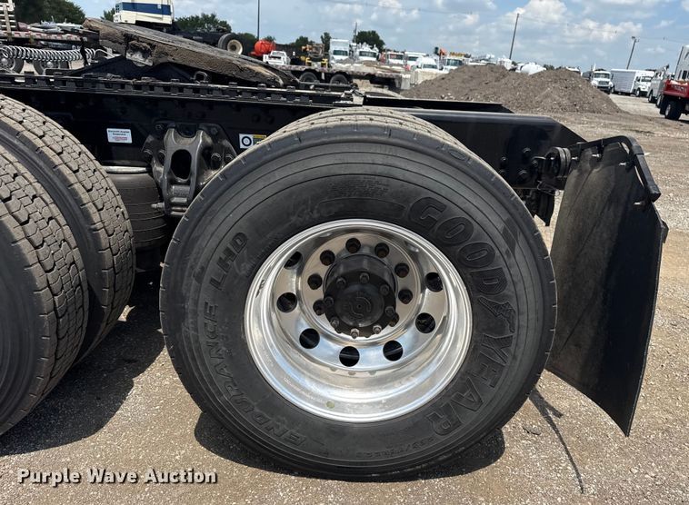 image for item EG6137 2018 Kenworth T680 semi truck