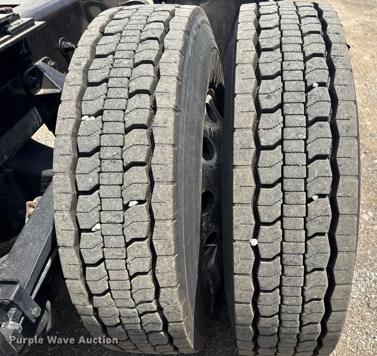 image for item EG6137 2018 Kenworth T680 semi truck