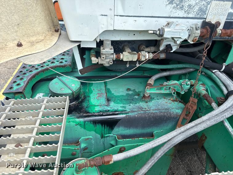 image for item EG8179 1994 Ford L9000 semi truck