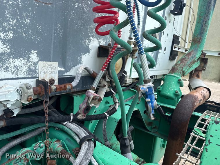 image for item EG8179 1994 Ford L9000 semi truck