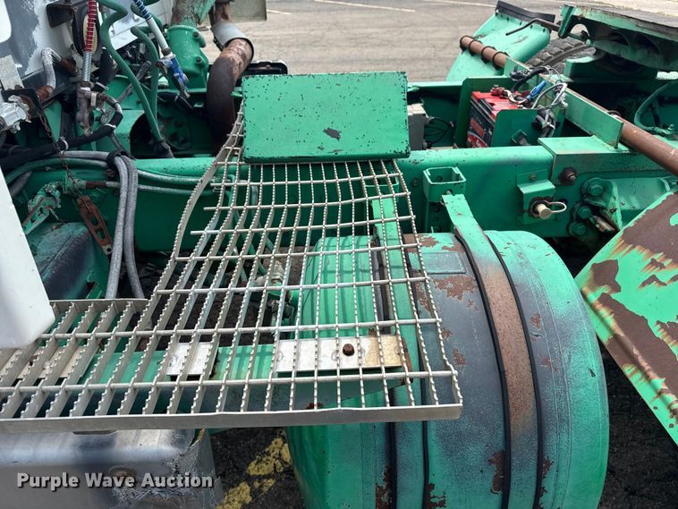 image for item EG8179 1994 Ford L9000 semi truck