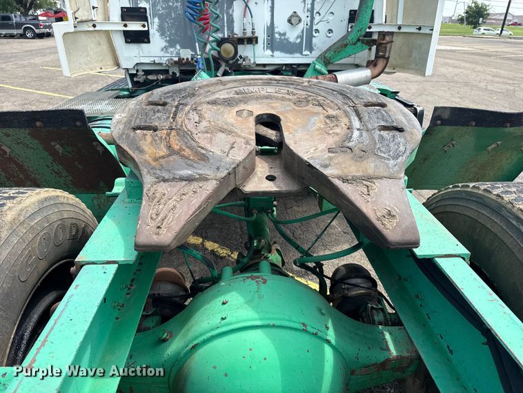 image for item EG8179 1994 Ford L9000 semi truck