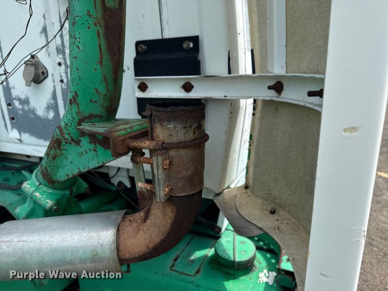 image for item EG8179 1994 Ford L9000 semi truck