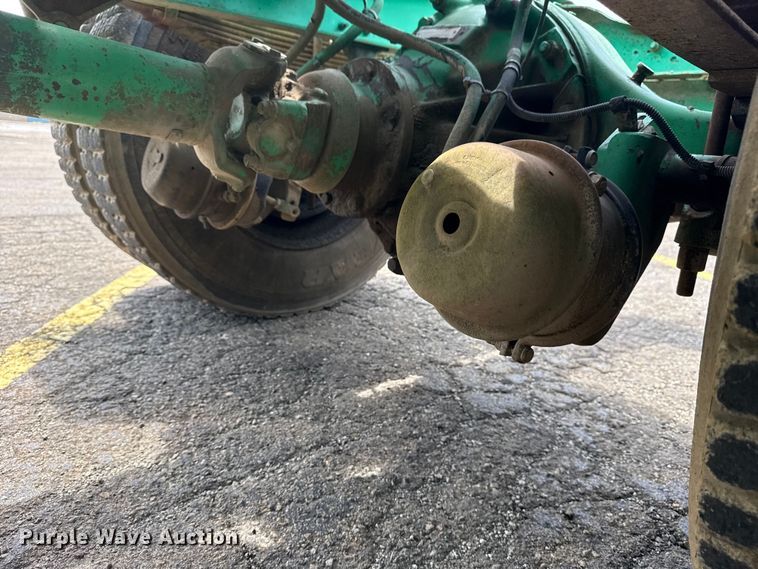 image for item EG8179 1994 Ford L9000 semi truck