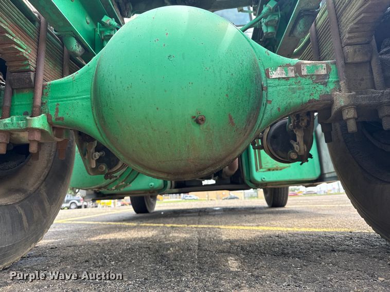 image for item EG8179 1994 Ford L9000 semi truck