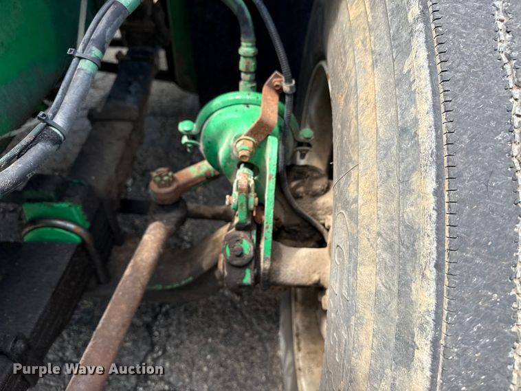 image for item EG8179 1994 Ford L9000 semi truck