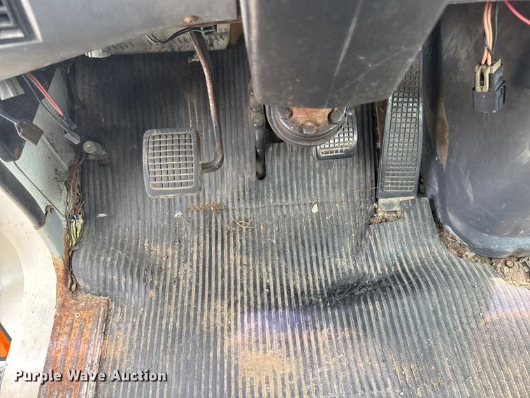 image for item EG8179 1994 Ford L9000 semi truck