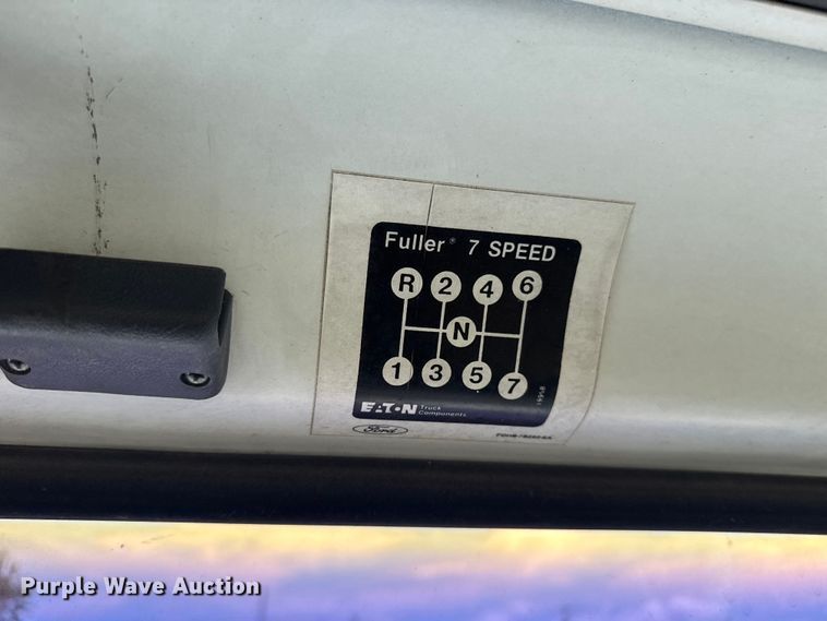 image for item EG8179 1994 Ford L9000 semi truck