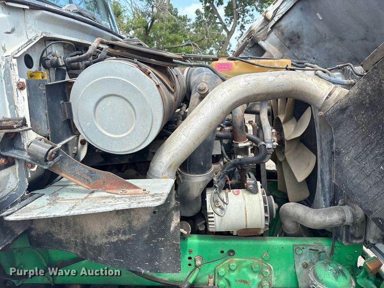 image for item EG8179 1994 Ford L9000 semi truck