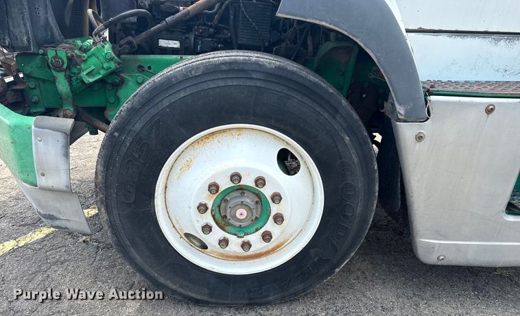 image for item EG8179 1994 Ford L9000 semi truck