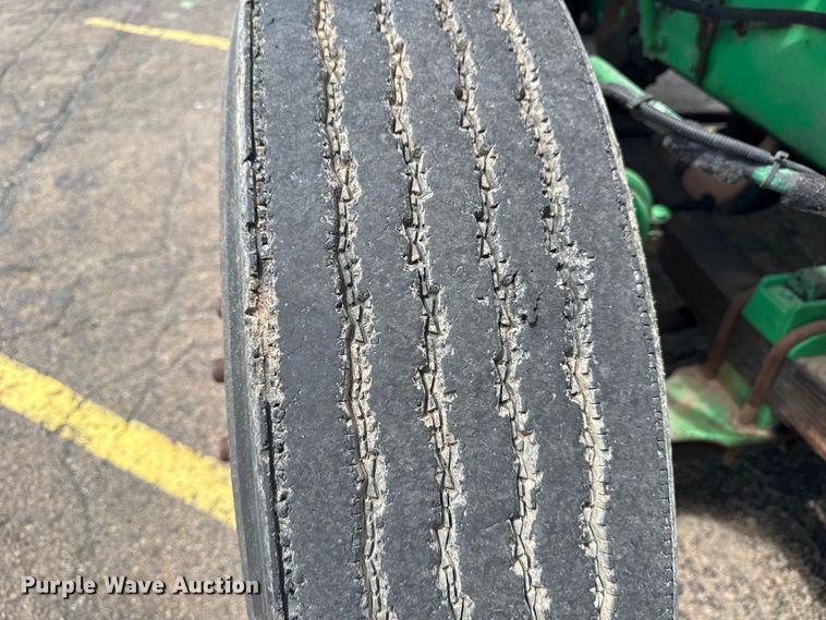 image for item EG8179 1994 Ford L9000 semi truck