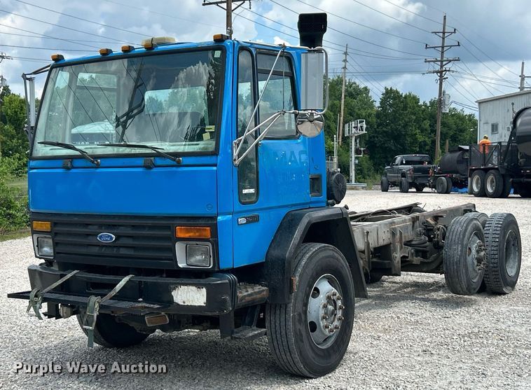 CAMIóN CHASIS 1995 FORD CF8000