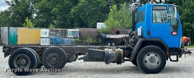 CAMIóN CHASIS 1995 FORD CF8000