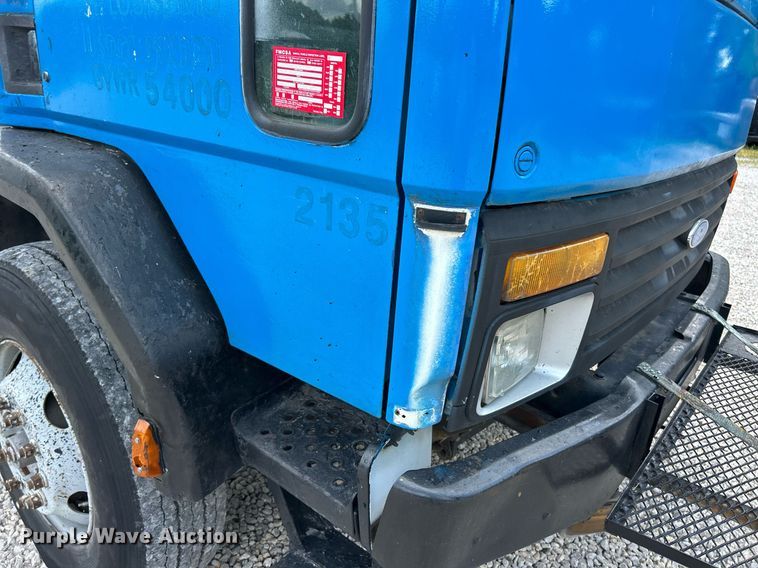 image for item EK8318 1995 Ford CF8000 truck cab and chassis