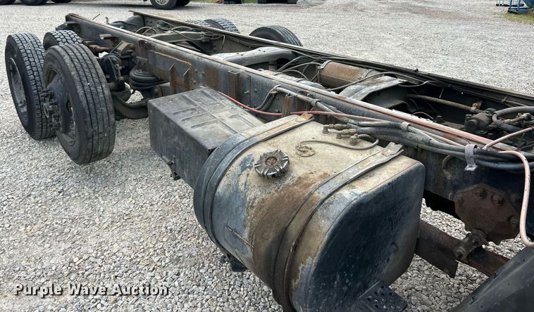 image for item EK8318 1995 Ford CF8000 truck cab and chassis