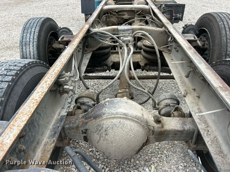 image for item EK8318 1995 Ford CF8000 truck cab and chassis