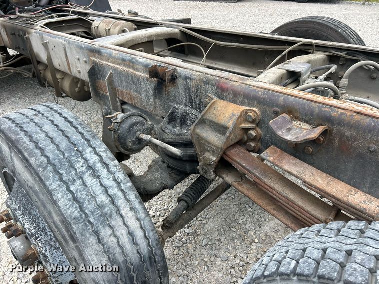 image for item EK8318 1995 Ford CF8000 truck cab and chassis