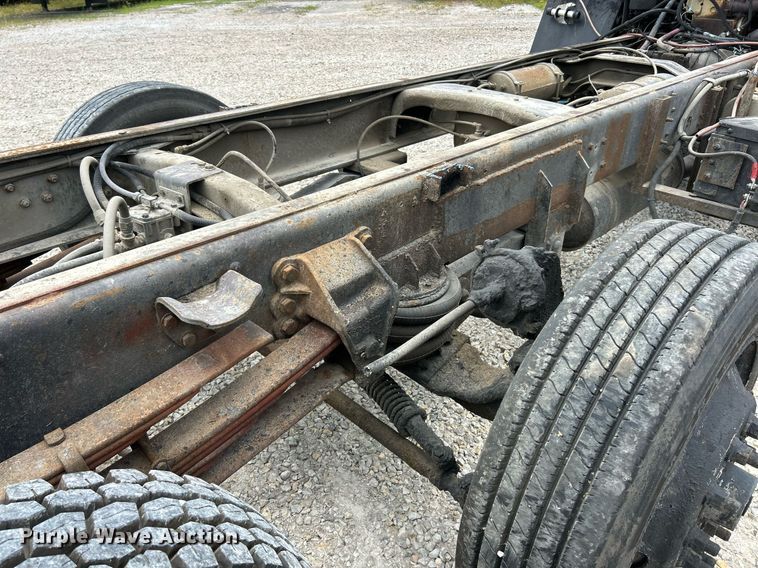 image for item EK8318 1995 Ford CF8000 truck cab and chassis