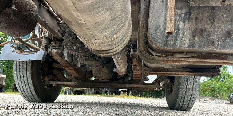 image for item EK8318 1995 Ford CF8000 truck cab and chassis