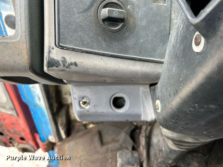 image for item EK8318 1995 Ford CF8000 truck cab and chassis