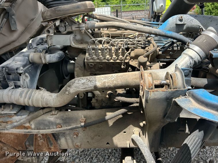 image for item EK8318 1995 Ford CF8000 truck cab and chassis