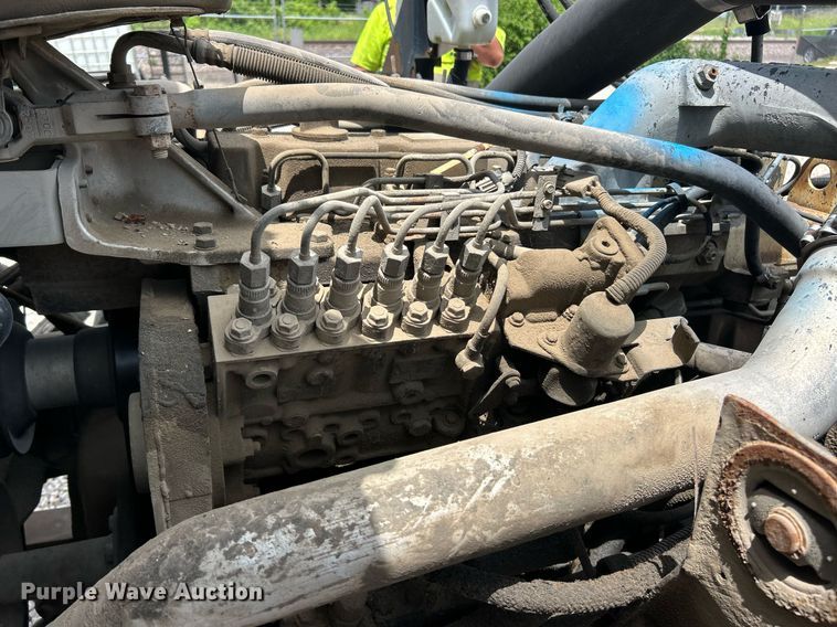 image for item EK8318 1995 Ford CF8000 truck cab and chassis