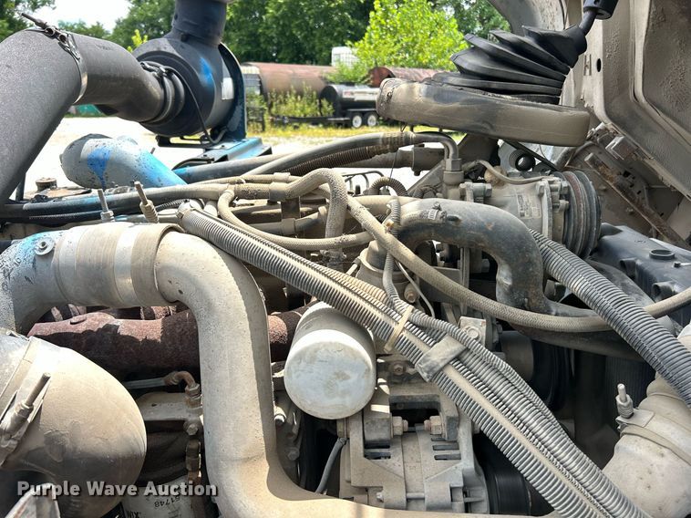 image for item EK8318 1995 Ford CF8000 truck cab and chassis