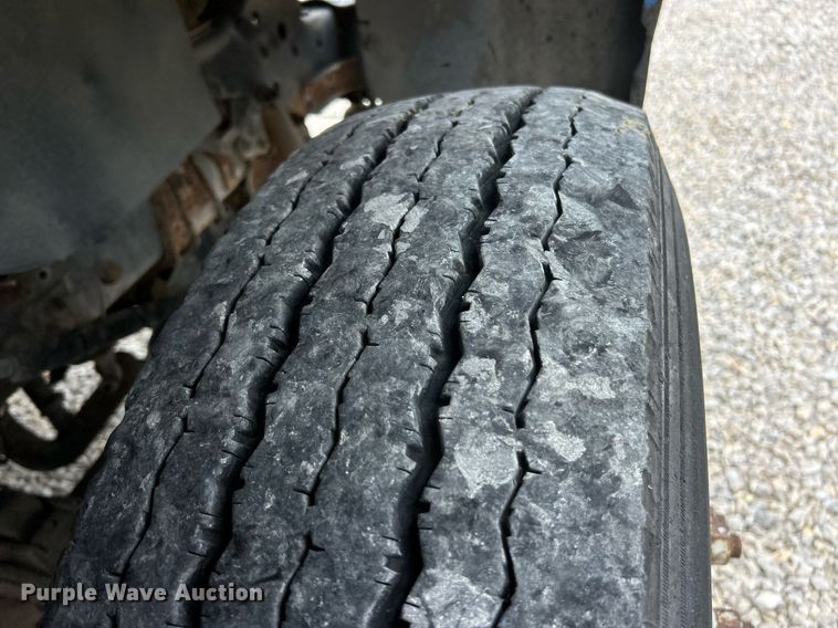 image for item EK8318 1995 Ford CF8000 truck cab and chassis