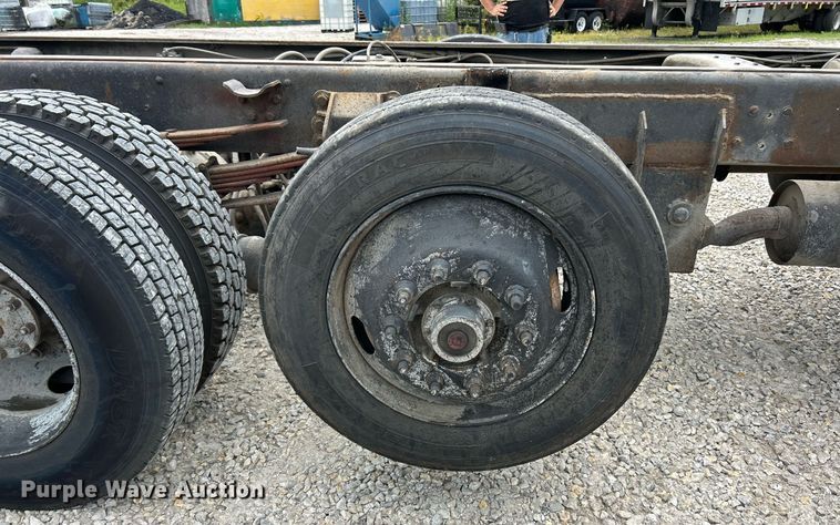 image for item EK8318 1995 Ford CF8000 truck cab and chassis