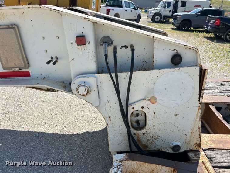 image for item EK8456 1996 Trail King lowboy equipment trailer