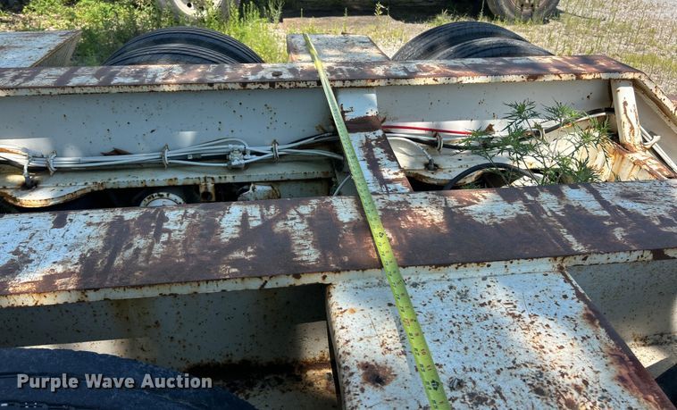 image for item EK8456 1996 Trail King lowboy equipment trailer