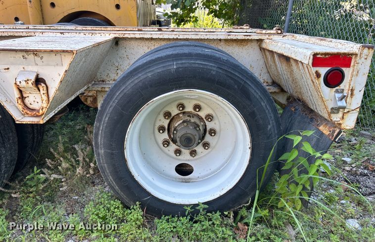 image for item EK8456 1996 Trail King lowboy equipment trailer