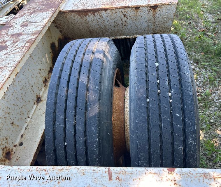 image for item EK8456 1996 Trail King lowboy equipment trailer