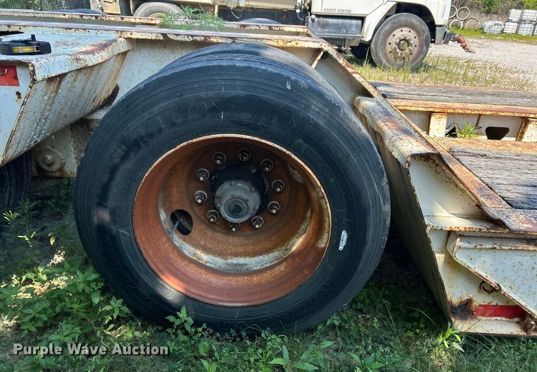 image for item EK8456 1996 Trail King lowboy equipment trailer