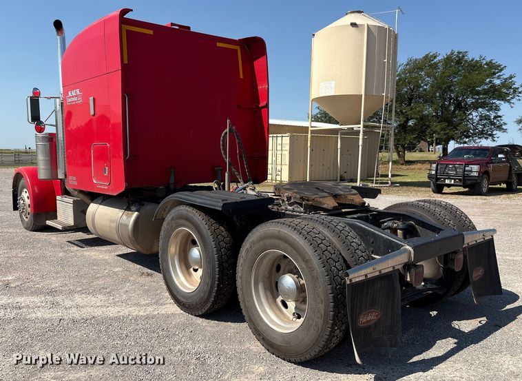 image for item EM0523 2001 Peterbilt 379 semi truck