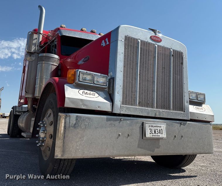 image for item EM0523 2001 Peterbilt 379 semi truck