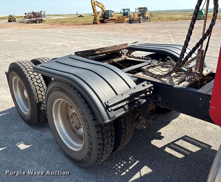 image for item EM0523 2001 Peterbilt 379 semi truck