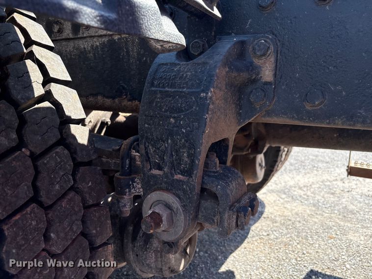 image for item EM0523 2001 Peterbilt 379 semi truck