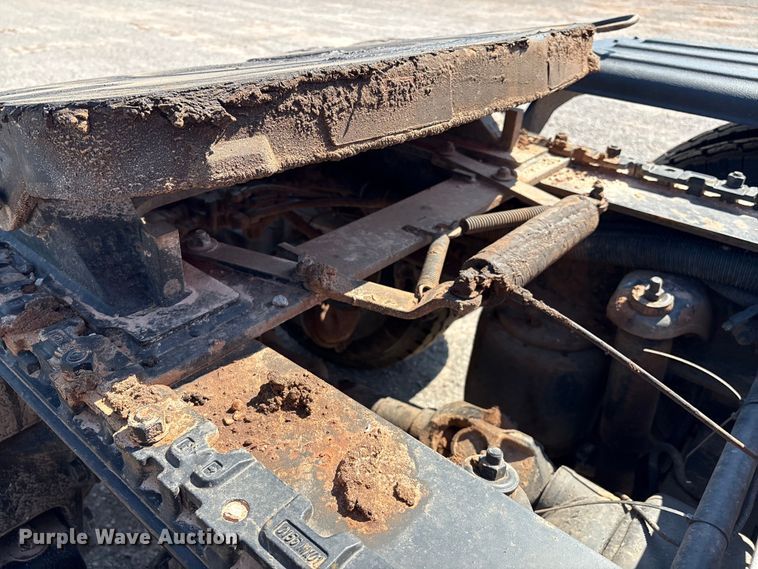 image for item EM0523 2001 Peterbilt 379 semi truck