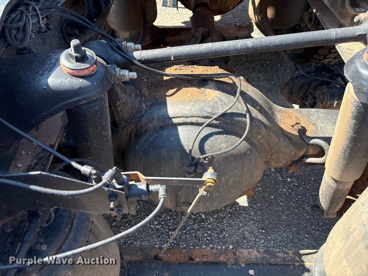 image for item EM0523 2001 Peterbilt 379 semi truck