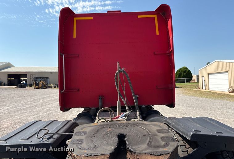 image for item EM0523 2001 Peterbilt 379 semi truck