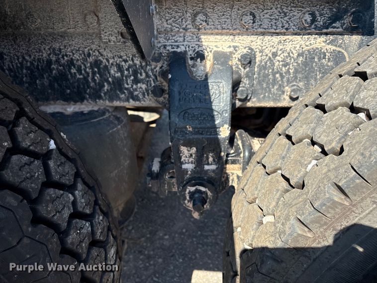 image for item EM0523 2001 Peterbilt 379 semi truck