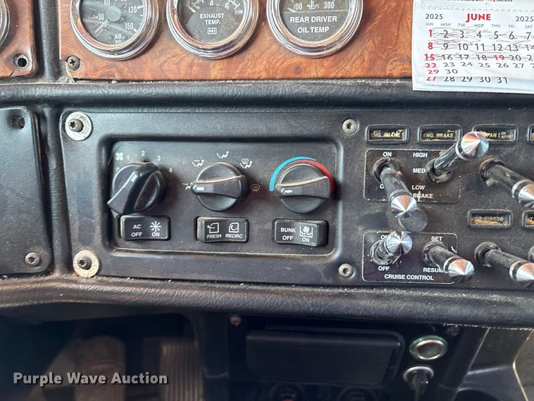 image for item EM0523 2001 Peterbilt 379 semi truck